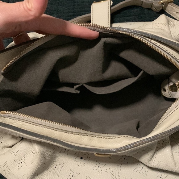 Louis Vuitton Mahina XS Cream Leather Monogram Bag Authentic Msrp $4200 - Picture 4 of 9